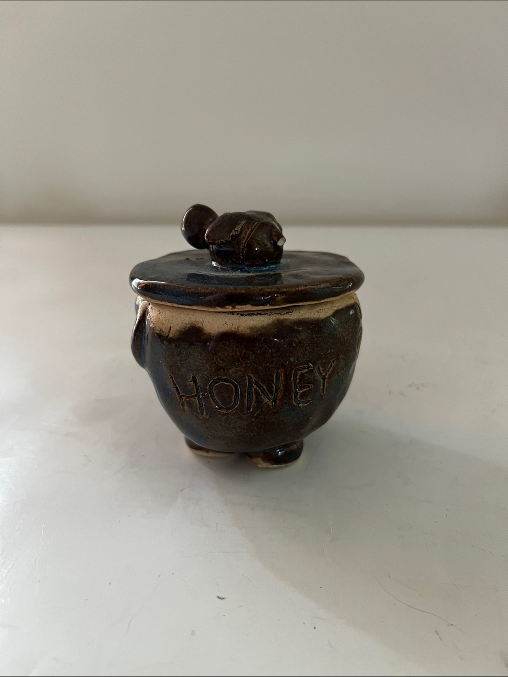 Ceramic Honey Jar with Bee Lid - Dark Brown